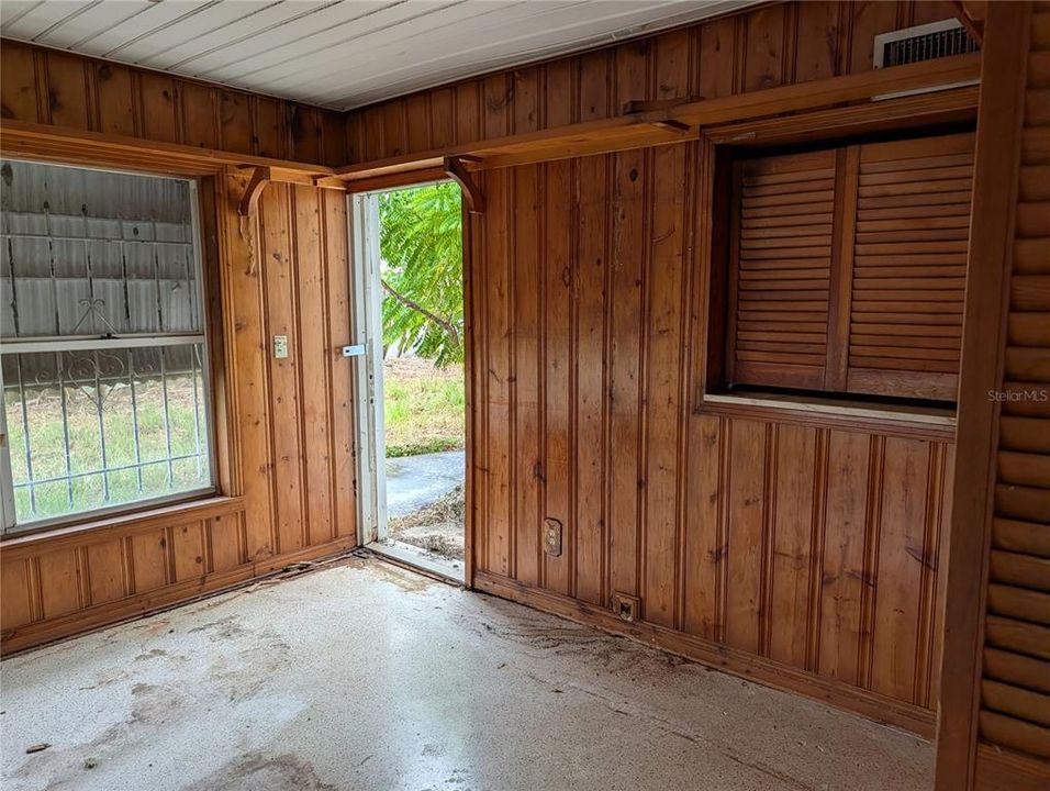 For Sale: $360,000 (3 beds, 1 baths, 1352 Square Feet)