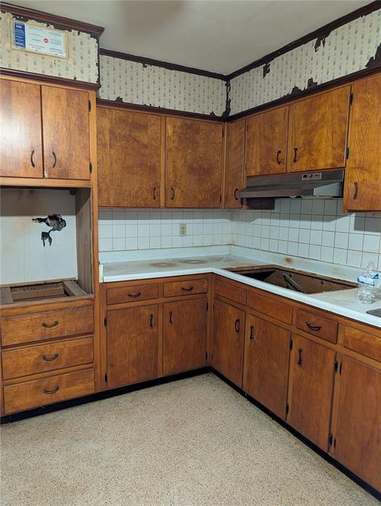 For Sale: $360,000 (3 beds, 1 baths, 1352 Square Feet)