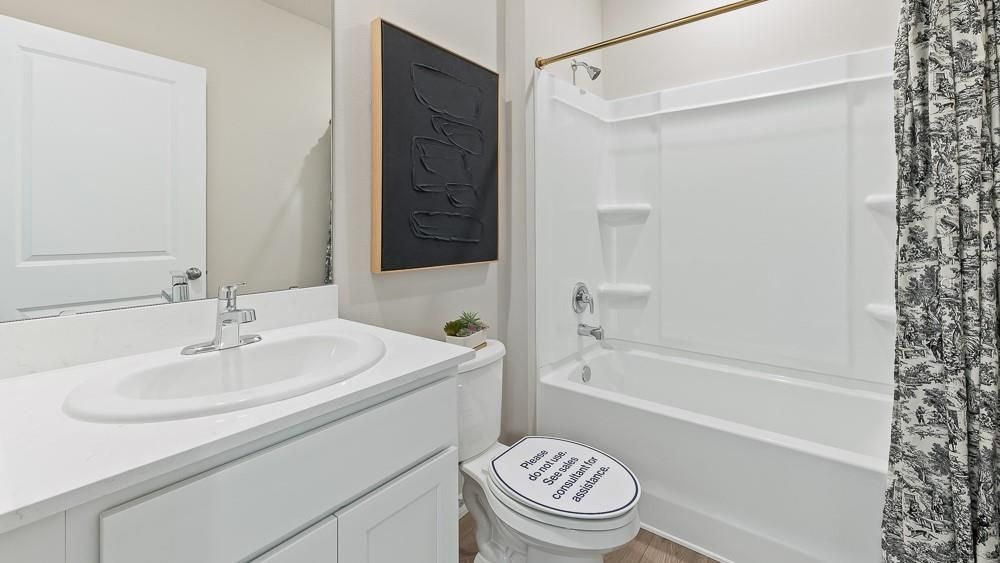 For Sale: $320,275 (3 beds, 2 baths, 1504 Square Feet)