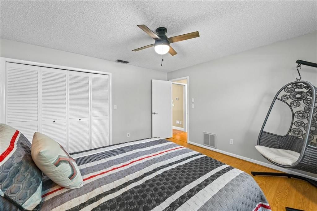 En Venta: $997,000 (5 camas, 3 baños, 3743 Pies cuadrados)