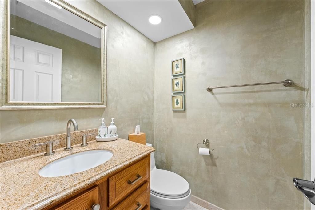 En Venta: $997,000 (5 camas, 3 baños, 3743 Pies cuadrados)