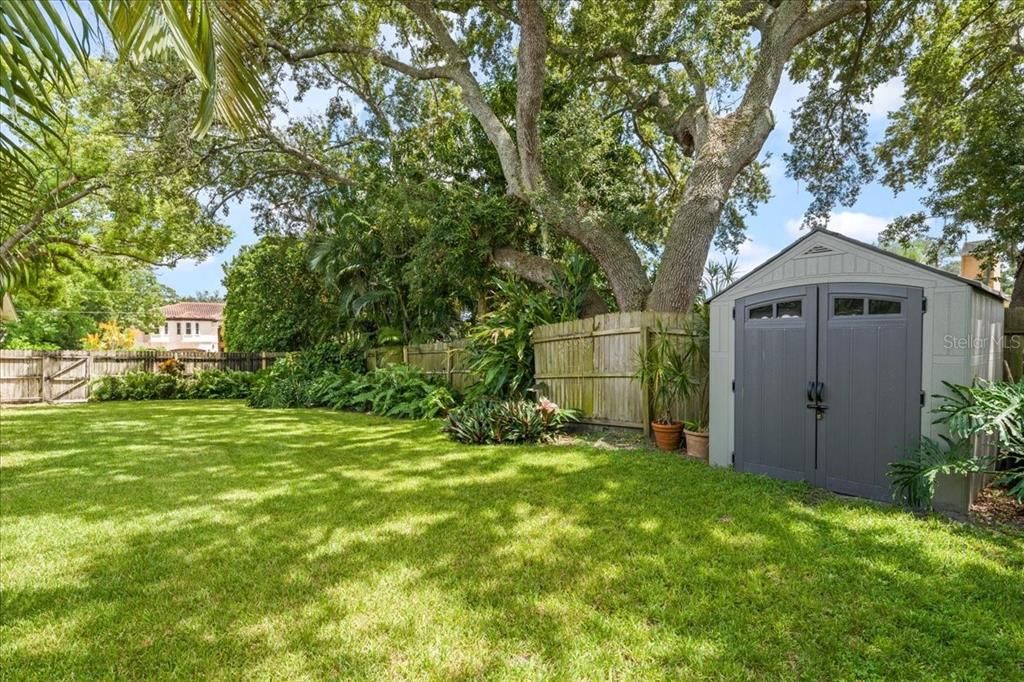 En Venta: $997,000 (5 camas, 3 baños, 3743 Pies cuadrados)