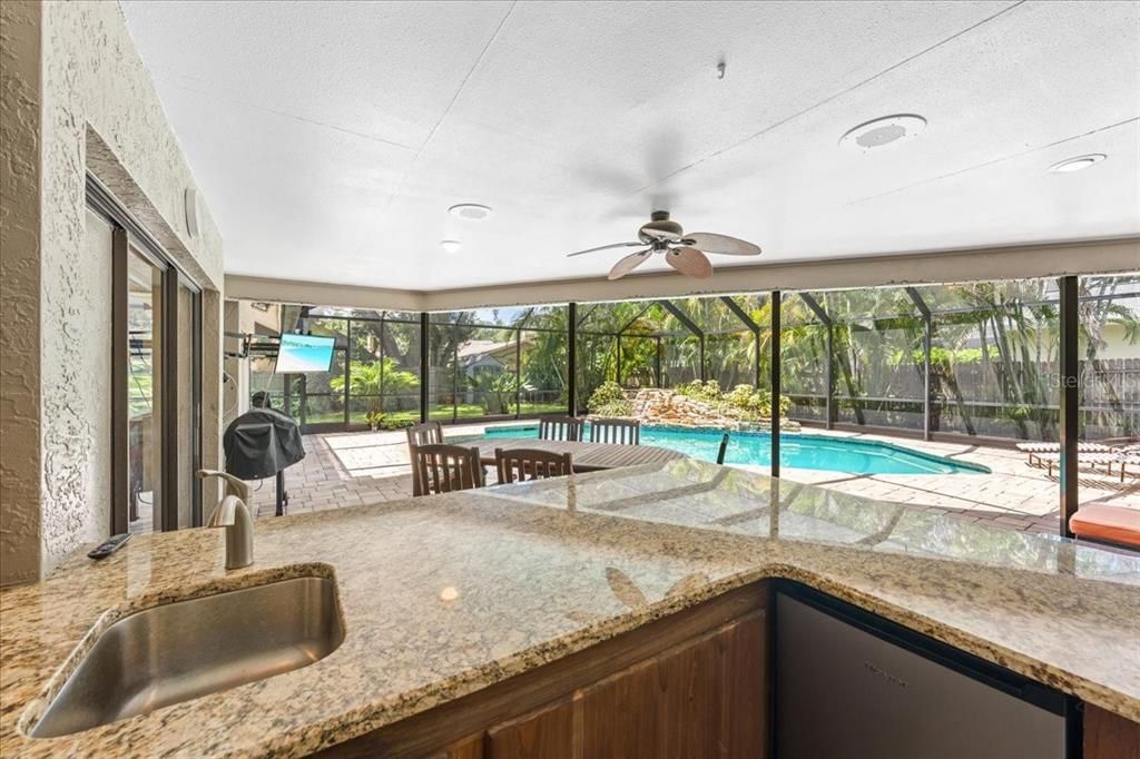 En Venta: $997,000 (5 camas, 3 baños, 3743 Pies cuadrados)