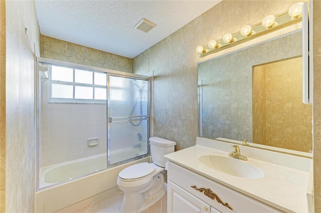 For Rent: $2,700 (3 beds, 2 baths, 1677 Square Feet)