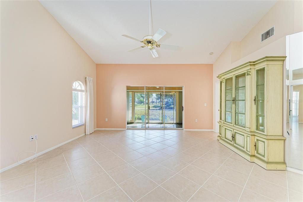 For Rent: $2,700 (3 beds, 2 baths, 1677 Square Feet)