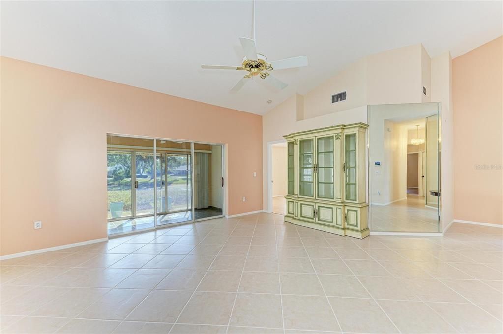 For Rent: $2,700 (3 beds, 2 baths, 1677 Square Feet)