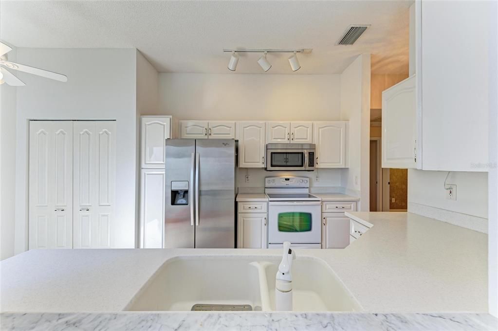 For Rent: $2,700 (3 beds, 2 baths, 1677 Square Feet)