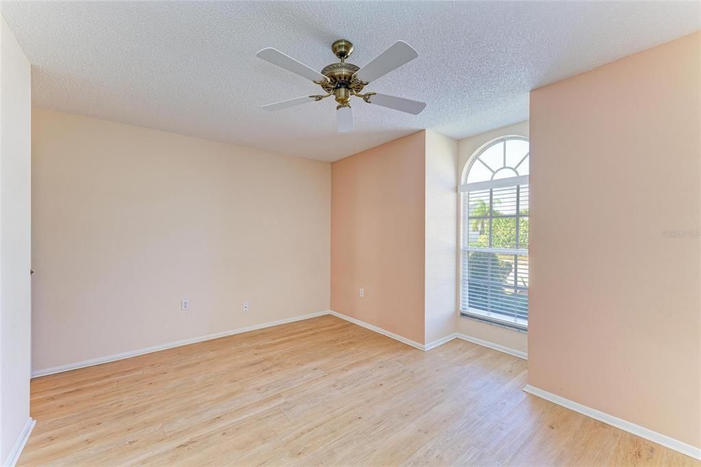 For Rent: $2,700 (3 beds, 2 baths, 1677 Square Feet)