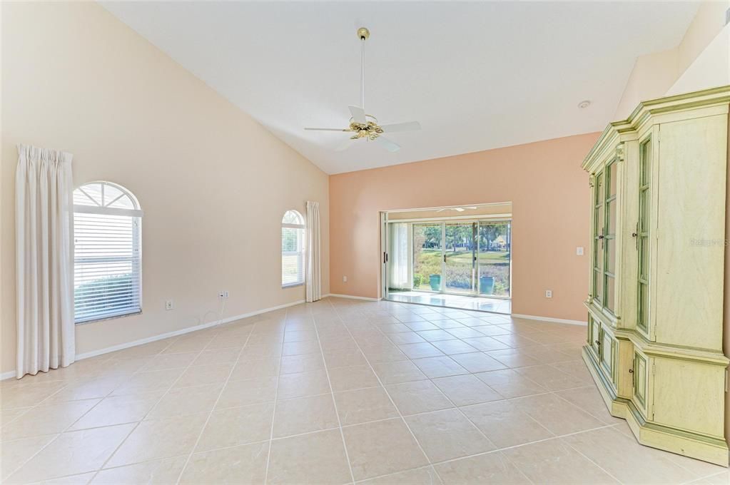For Rent: $2,700 (3 beds, 2 baths, 1677 Square Feet)