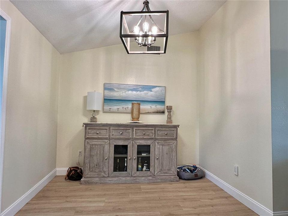 For Sale: $265,018 (3 beds, 2 baths, 1427 Square Feet)