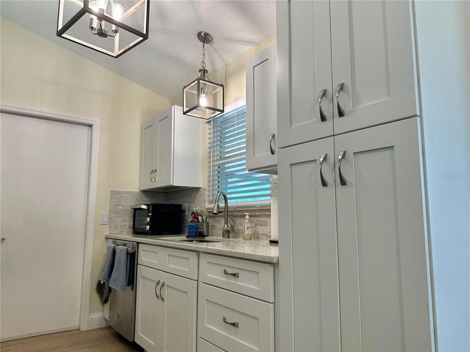 For Sale: $265,018 (3 beds, 2 baths, 1427 Square Feet)