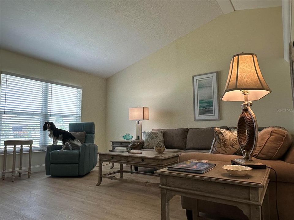 For Sale: $265,018 (3 beds, 2 baths, 1427 Square Feet)