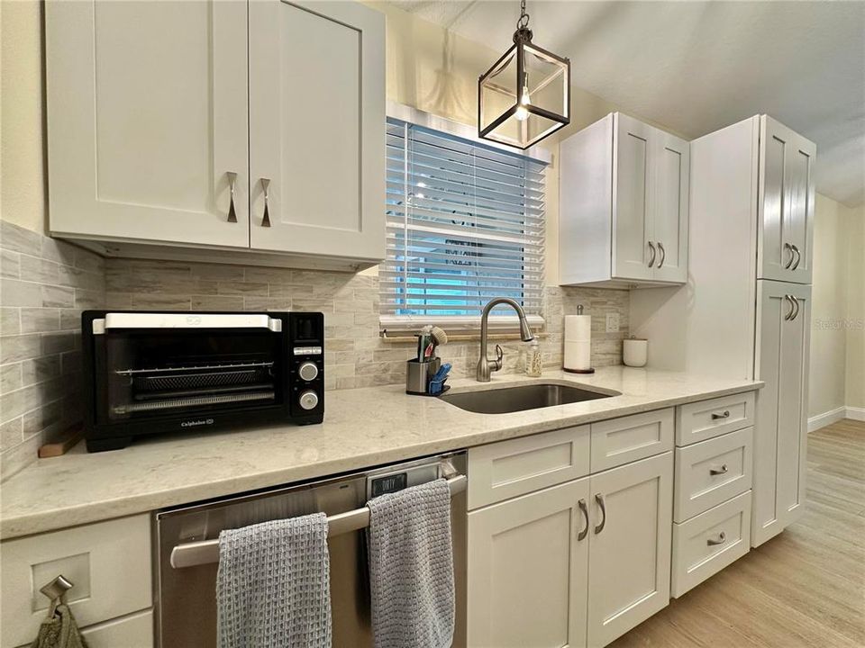 For Sale: $265,018 (3 beds, 2 baths, 1427 Square Feet)