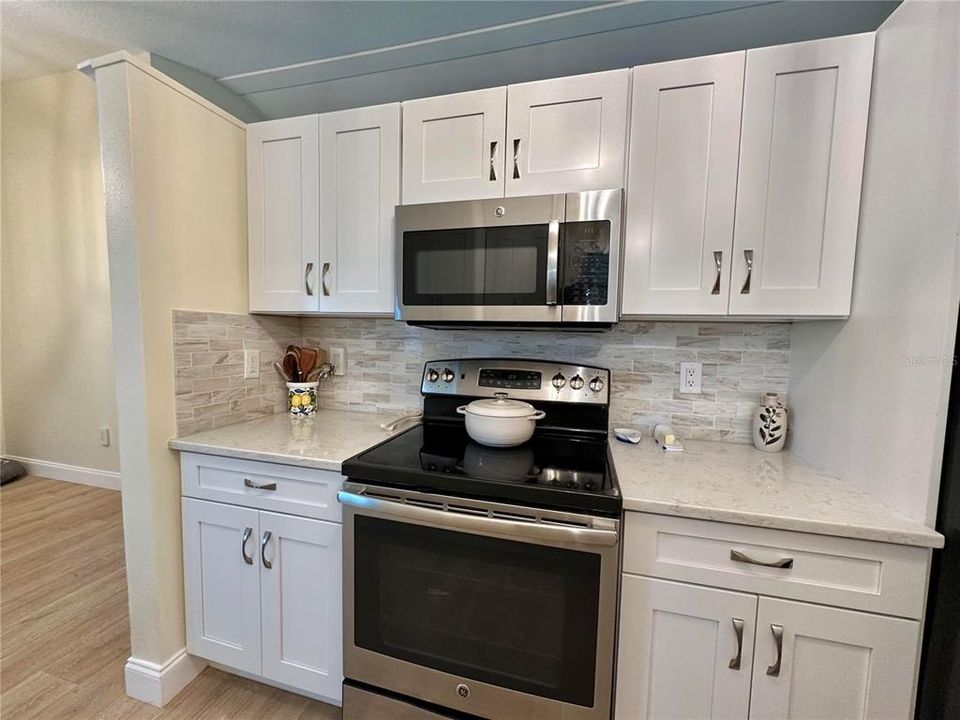 For Sale: $265,018 (3 beds, 2 baths, 1427 Square Feet)