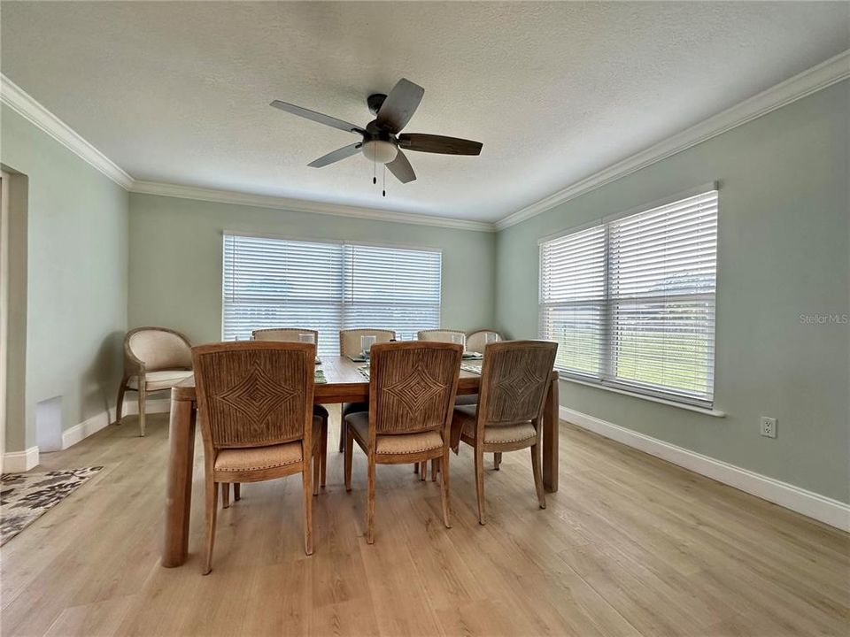 For Sale: $265,018 (3 beds, 2 baths, 1427 Square Feet)