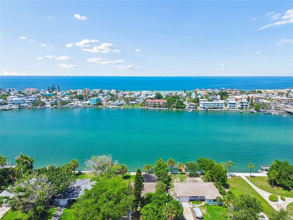 En Venta: $1,150,000 (0.21 acres)