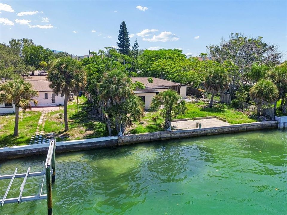 En Venta: $1,150,000 (0.21 acres)