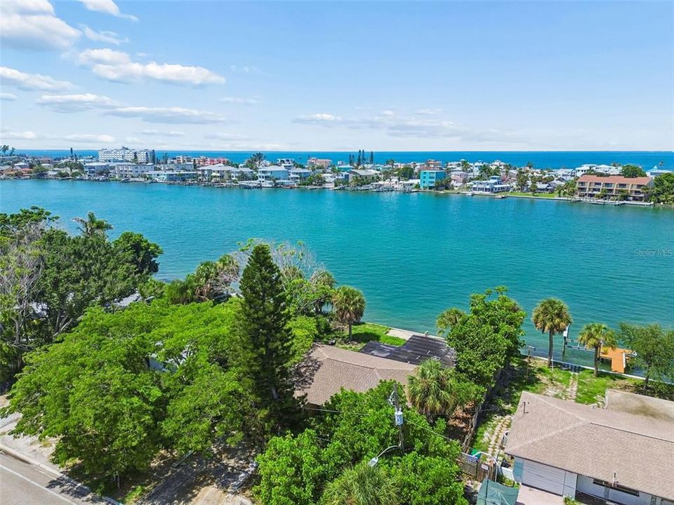 En Venta: $1,150,000 (0.21 acres)