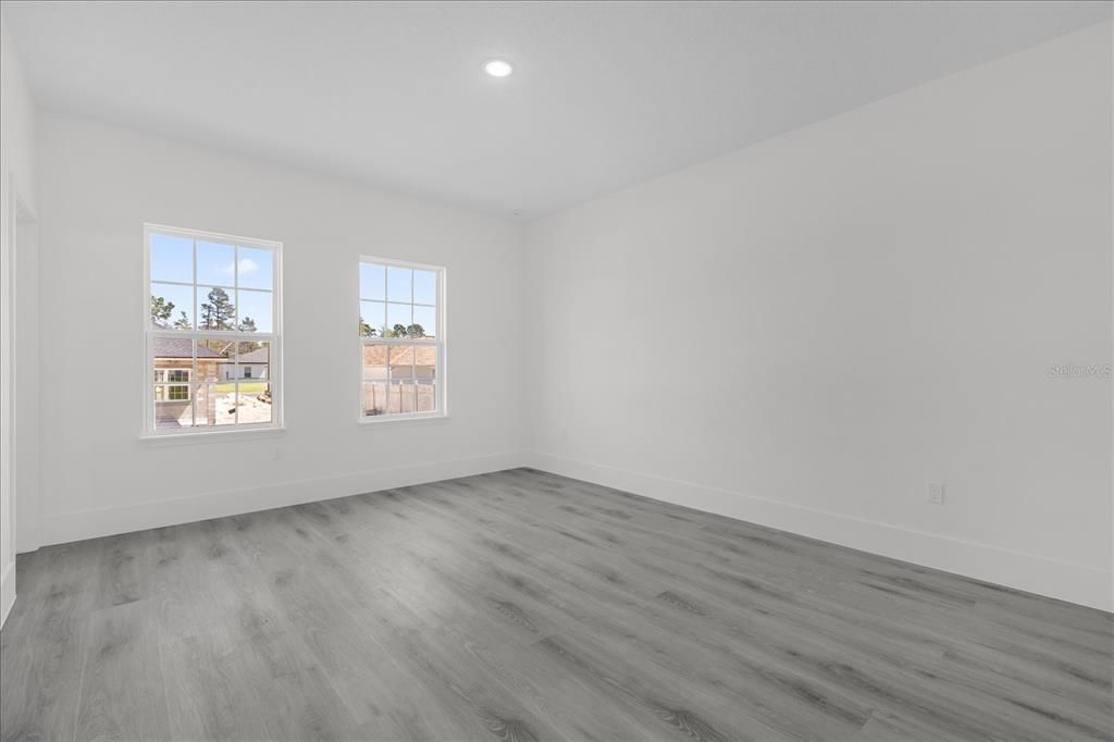 В аренду: $1,950 (4 спален, 2 ванн, 1774 Квадратных фут)
