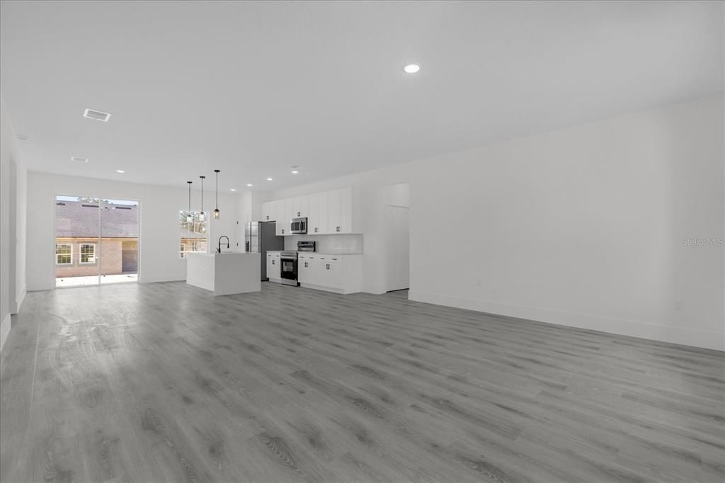 В аренду: $1,950 (4 спален, 2 ванн, 1774 Квадратных фут)