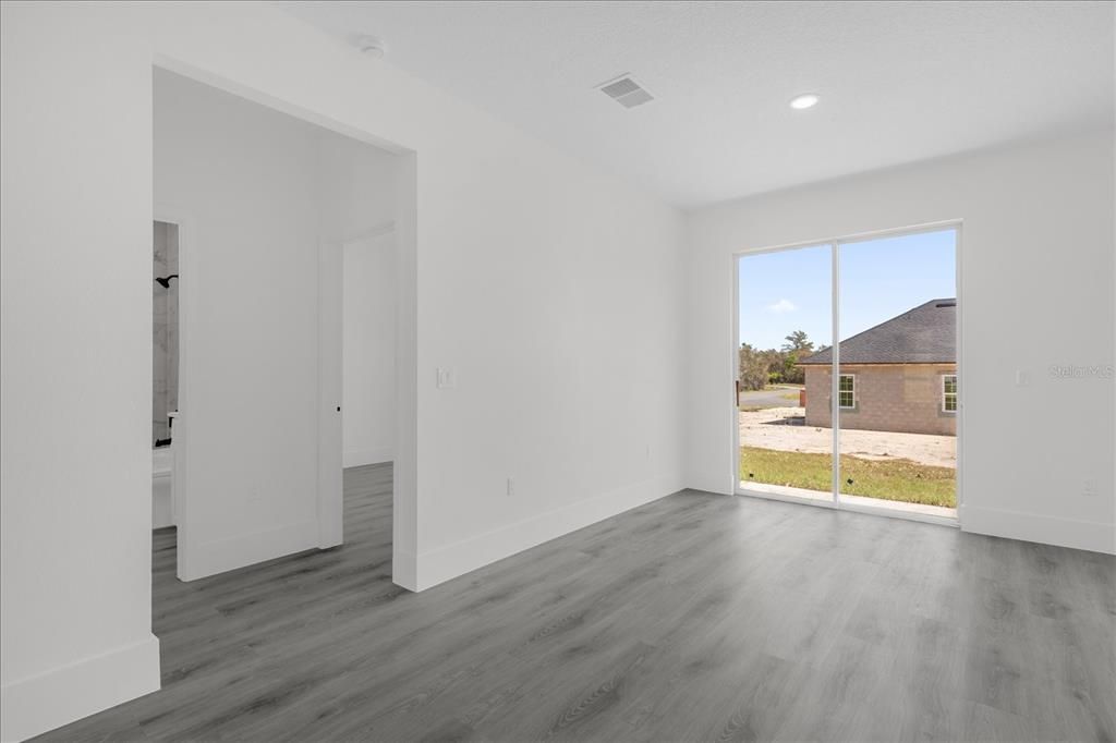 В аренду: $1,950 (4 спален, 2 ванн, 1774 Квадратных фут)
