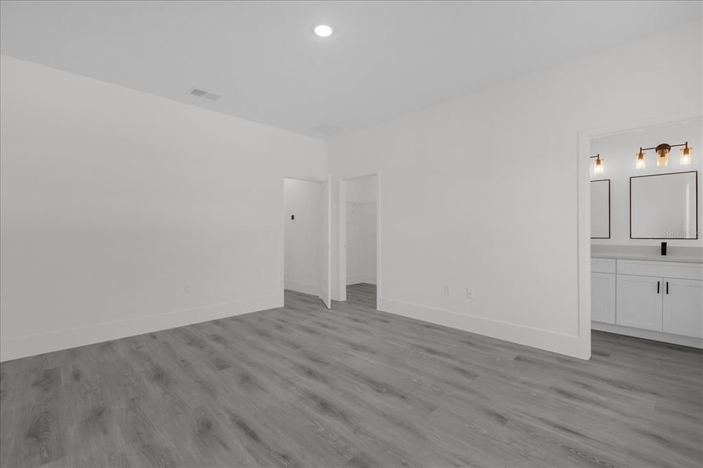 В аренду: $1,950 (4 спален, 2 ванн, 1774 Квадратных фут)