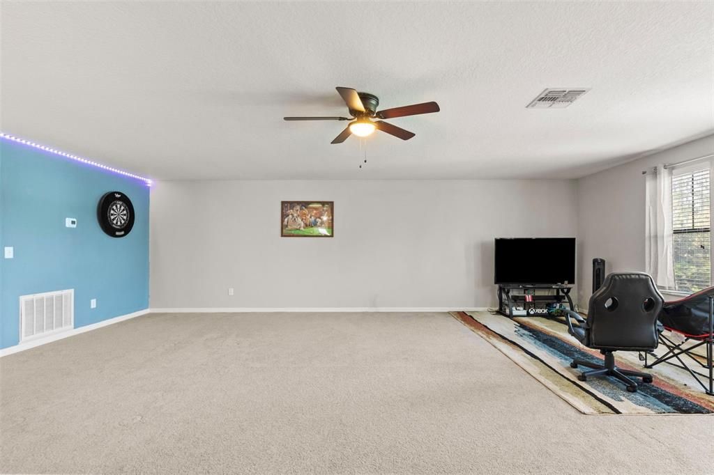 For Sale: $500,000 (5 beds, 3 baths, 3751 Square Feet)