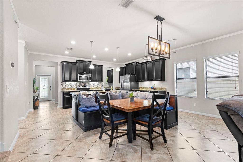 For Sale: $500,000 (5 beds, 3 baths, 3751 Square Feet)