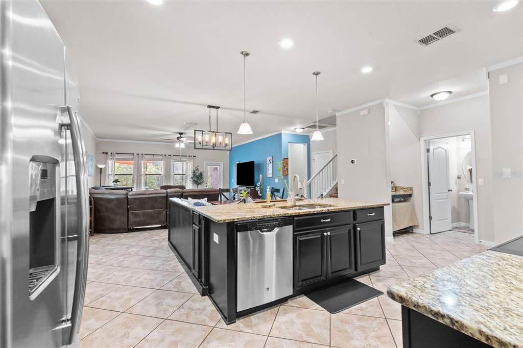For Sale: $500,000 (5 beds, 3 baths, 3751 Square Feet)