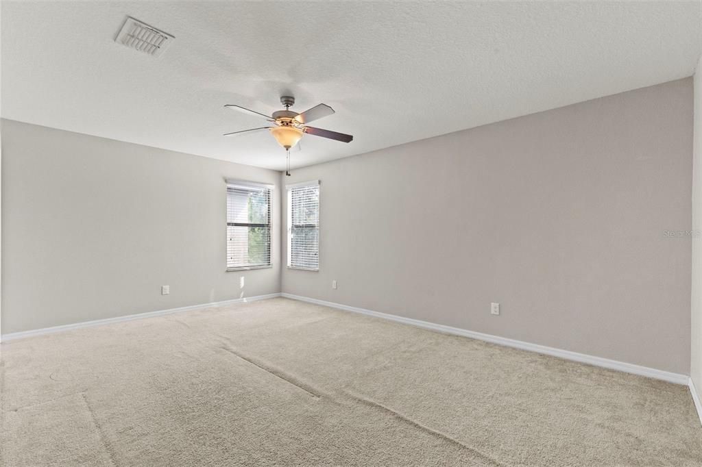 For Sale: $500,000 (5 beds, 3 baths, 3751 Square Feet)