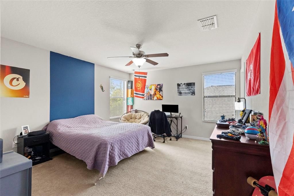 For Sale: $500,000 (5 beds, 3 baths, 3751 Square Feet)