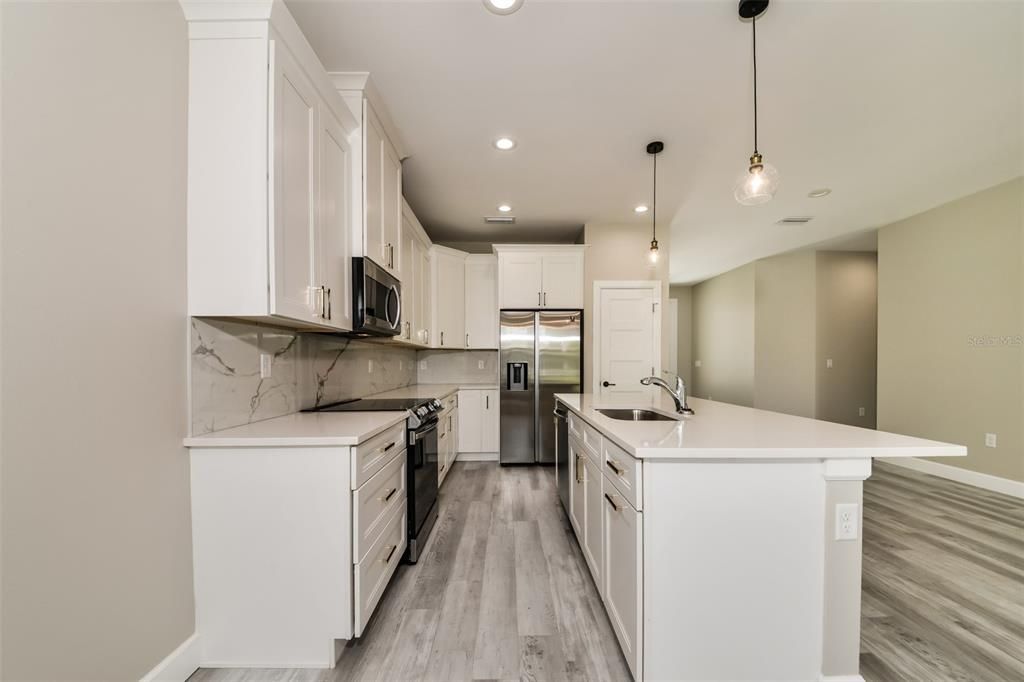 For Sale: $325,000 (3 beds, 2 baths, 1534 Square Feet)