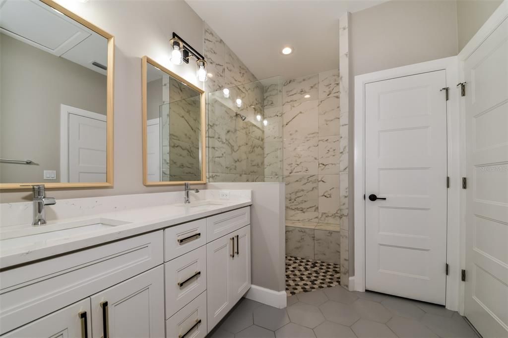 For Sale: $325,000 (3 beds, 2 baths, 1534 Square Feet)
