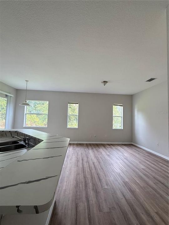 В аренду: $2,225 (3 спален, 2 ванн, 2127 Квадратных фут)