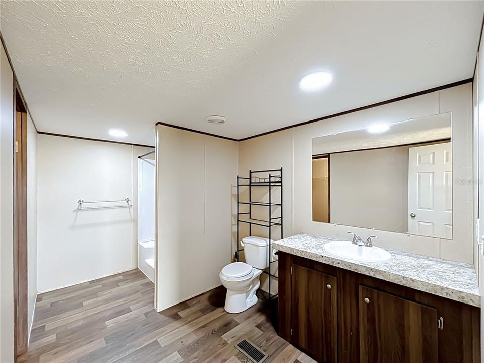 En Venta: $279,000 (3 camas, 2 baños, 1512 Pies cuadrados)