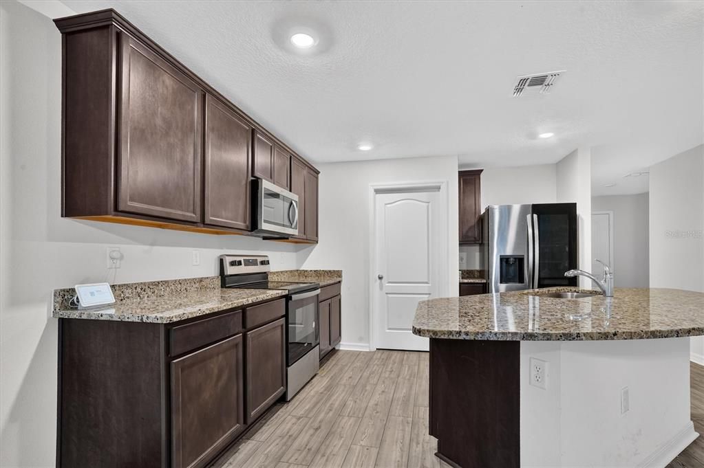 For Sale: $230,000 (2 beds, 2 baths, 1574 Square Feet)