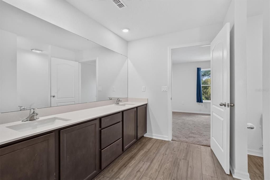 For Sale: $230,000 (2 beds, 2 baths, 1574 Square Feet)