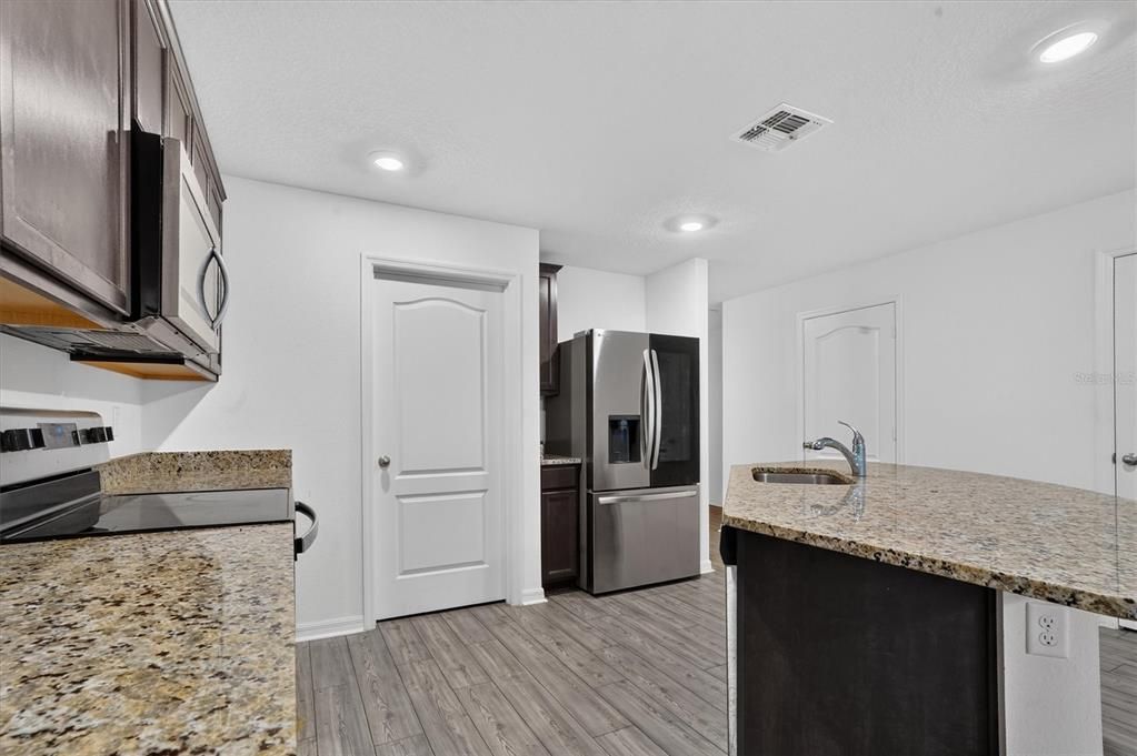 For Sale: $230,000 (2 beds, 2 baths, 1574 Square Feet)