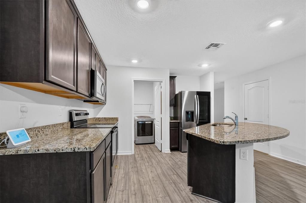 For Sale: $230,000 (2 beds, 2 baths, 1574 Square Feet)