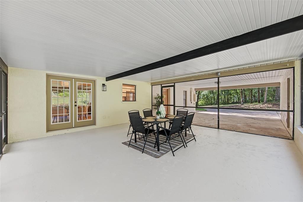En Venta: $599,000 (4 camas, 2 baños, 2310 Pies cuadrados)