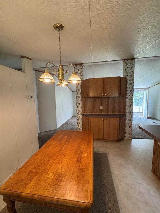 На продажу: $95,000 (4 спален, 2 ванн, 1620 Квадратных фут)