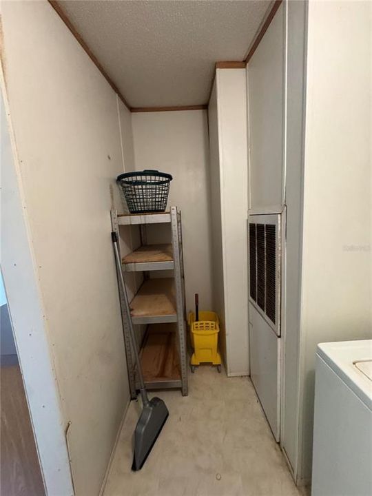 На продажу: $95,000 (4 спален, 2 ванн, 1620 Квадратных фут)