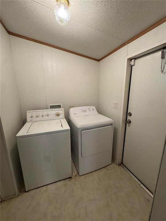 На продажу: $95,000 (4 спален, 2 ванн, 1620 Квадратных фут)