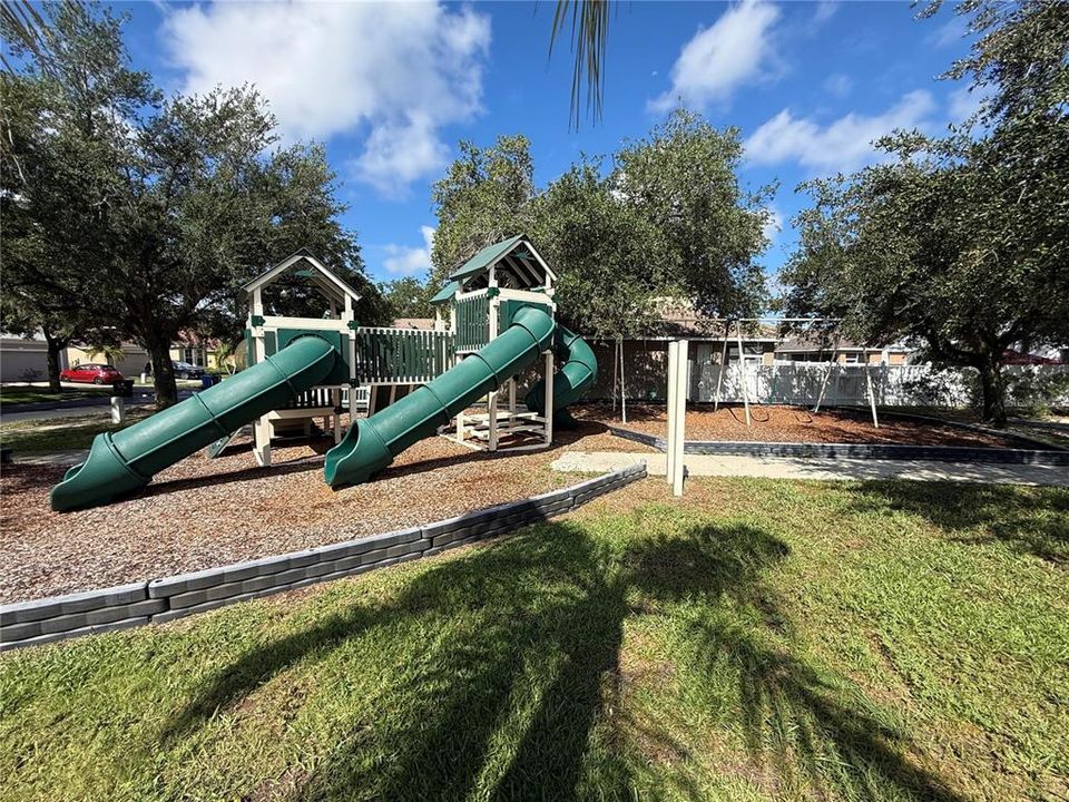 For Sale: $324,900 (3 beds, 2 baths, 1711 Square Feet)