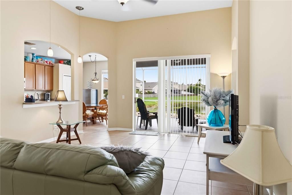 For Sale: $324,900 (3 beds, 2 baths, 1711 Square Feet)