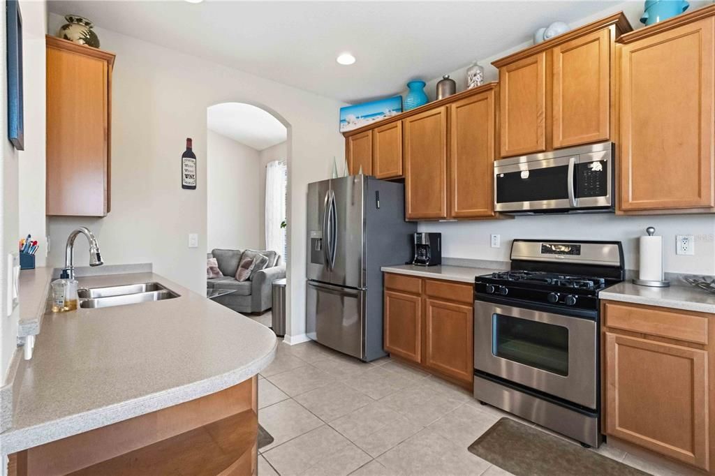 For Sale: $324,900 (3 beds, 2 baths, 1711 Square Feet)