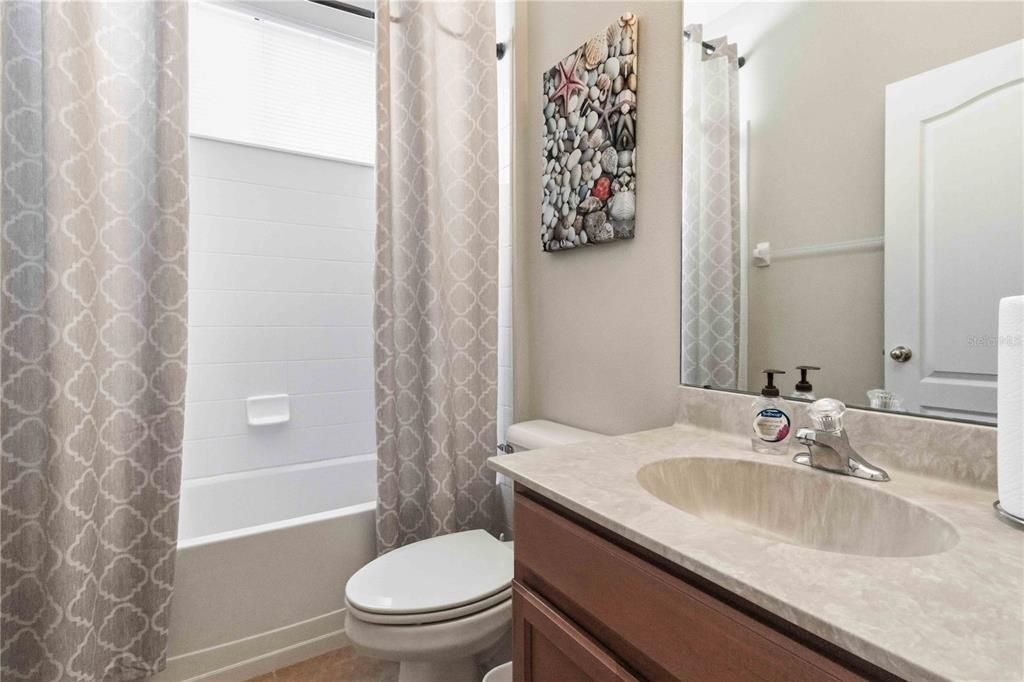 For Sale: $324,900 (3 beds, 2 baths, 1711 Square Feet)