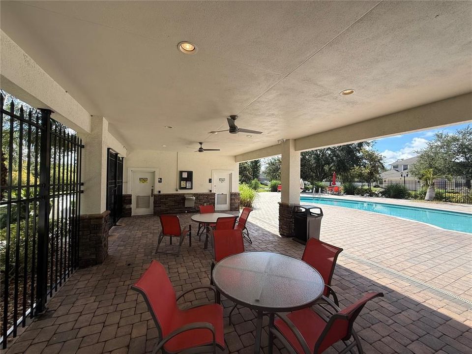 For Sale: $324,900 (3 beds, 2 baths, 1711 Square Feet)