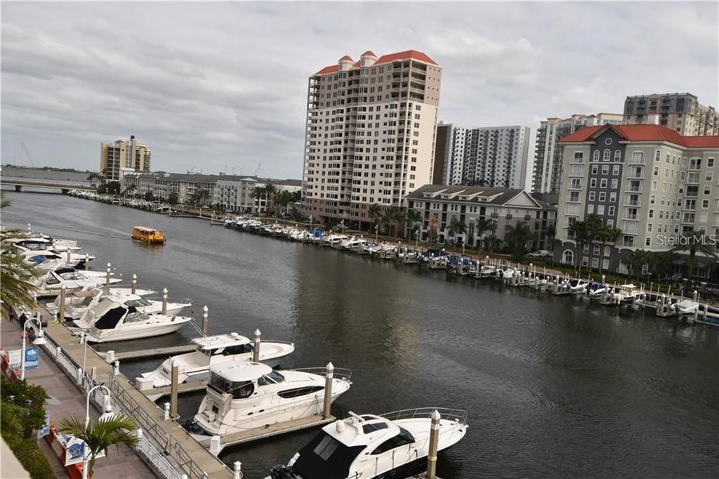 For Rent: $2,695 (2 beds, 2 baths, 1184 Square Feet)