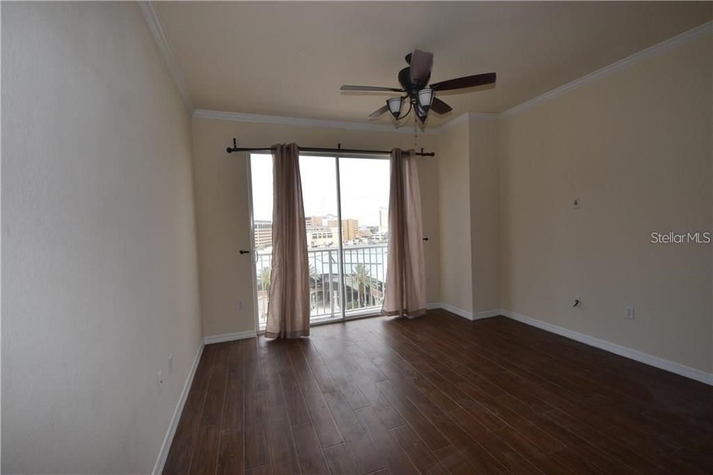 For Rent: $2,695 (2 beds, 2 baths, 1184 Square Feet)
